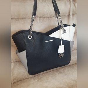 Michael Kors Jet Set Travel Shoulder Tote